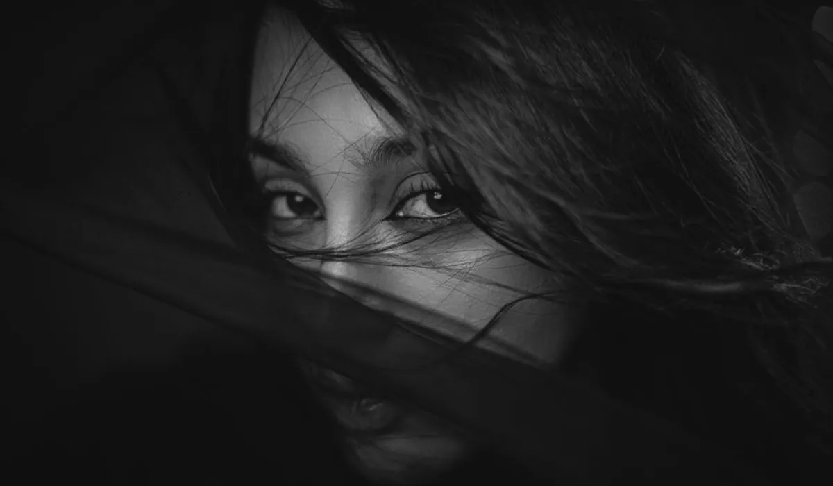 fleeting glance